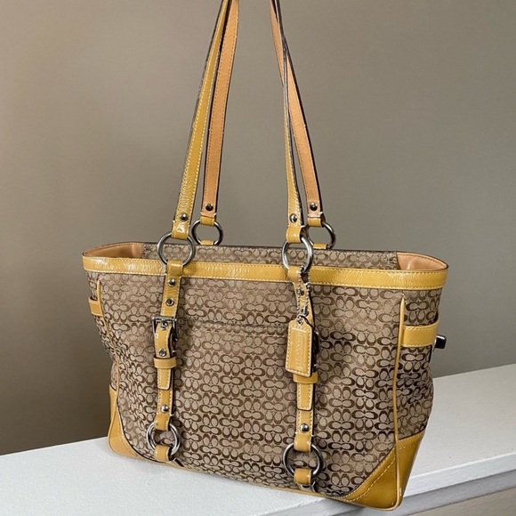 Coach Signature C Handbag Jacquard Tan Patent Leather - Picture 1 of 5